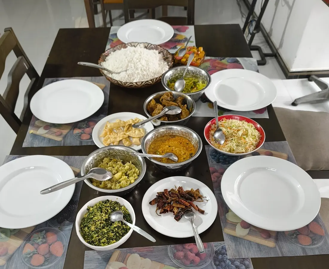 Authentic Sri Lankan breakfast served at White House Galaha
